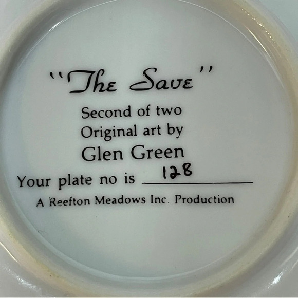 2  small sports collector plates - Picture 10 of 12